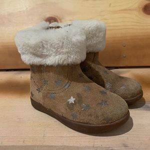 Toddler size 7 Uggs